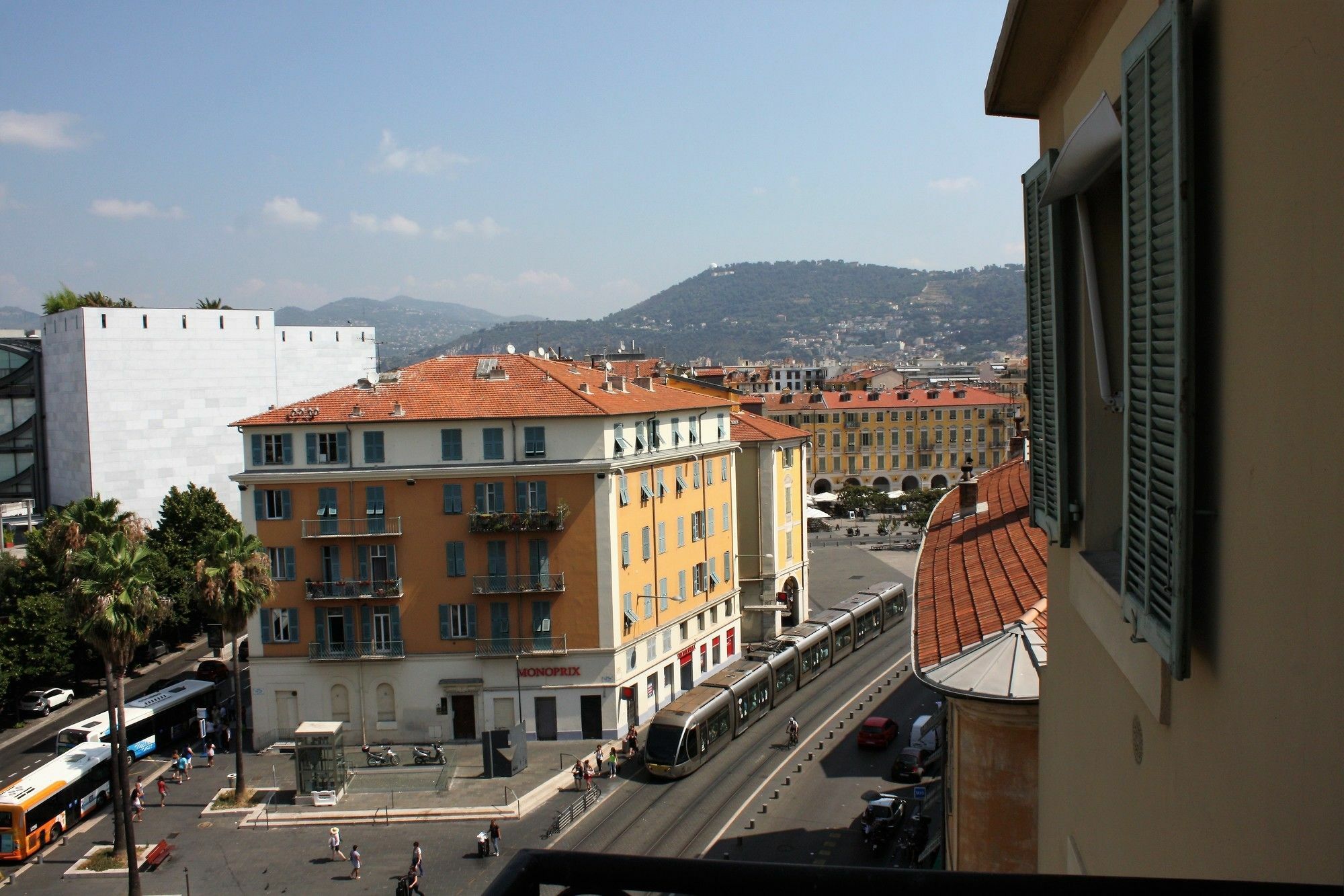 Happy Few - Le Theatre Nizza